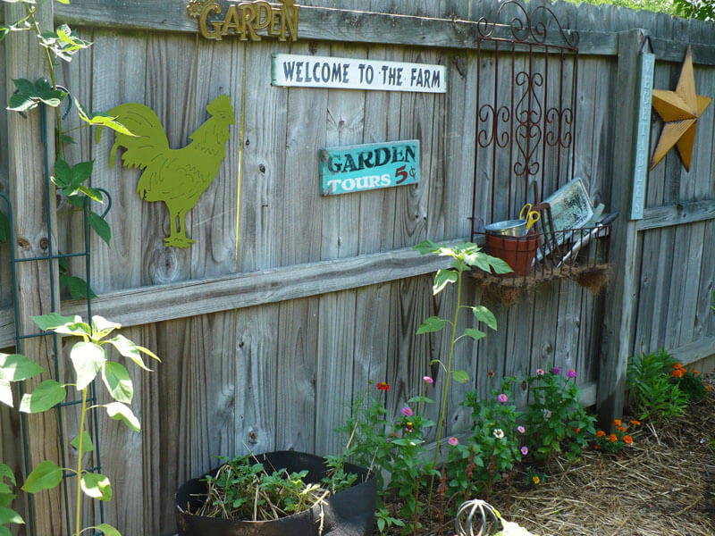 decorating-backyard-fence-montclair-construction-2